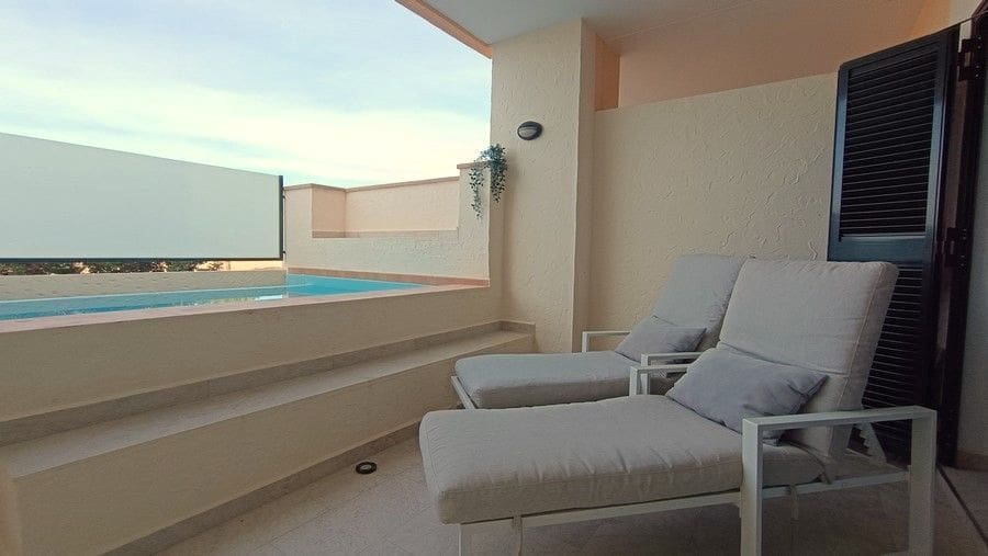2 bedroom Apartment for sale in Hacienda del Alamo with garage - € 200,000 (Ref: 8987963)