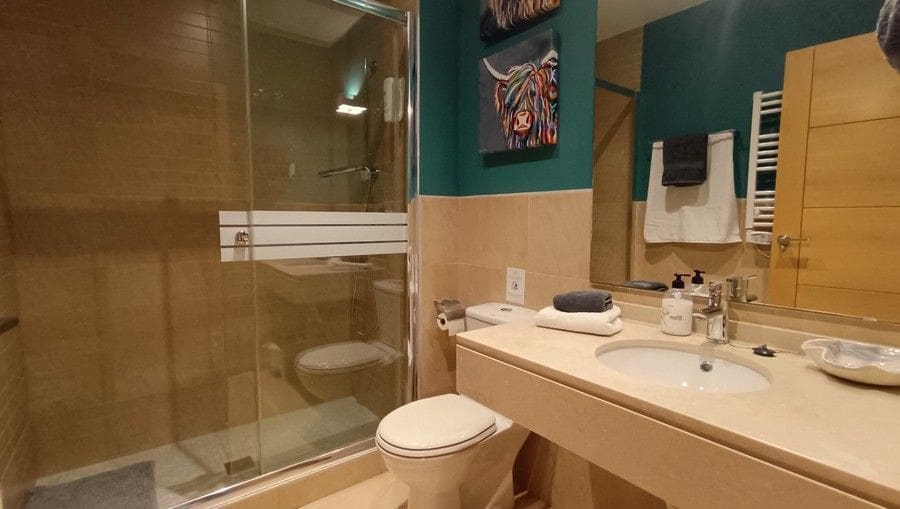 2 bedroom Apartment for sale in Hacienda del Alamo with garage - € 200,000 (Ref: 8987963)