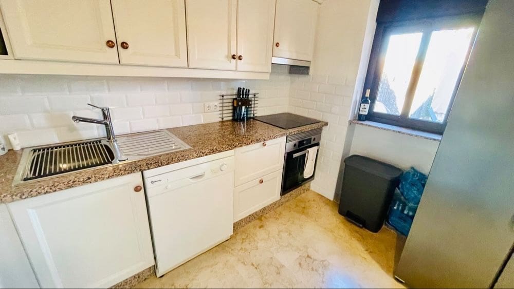 3 sypialnia Dom blizniak na sprzedaż w Hacienda del Alamo z basenem garażem - 215 000 € (Ref: 8987967)