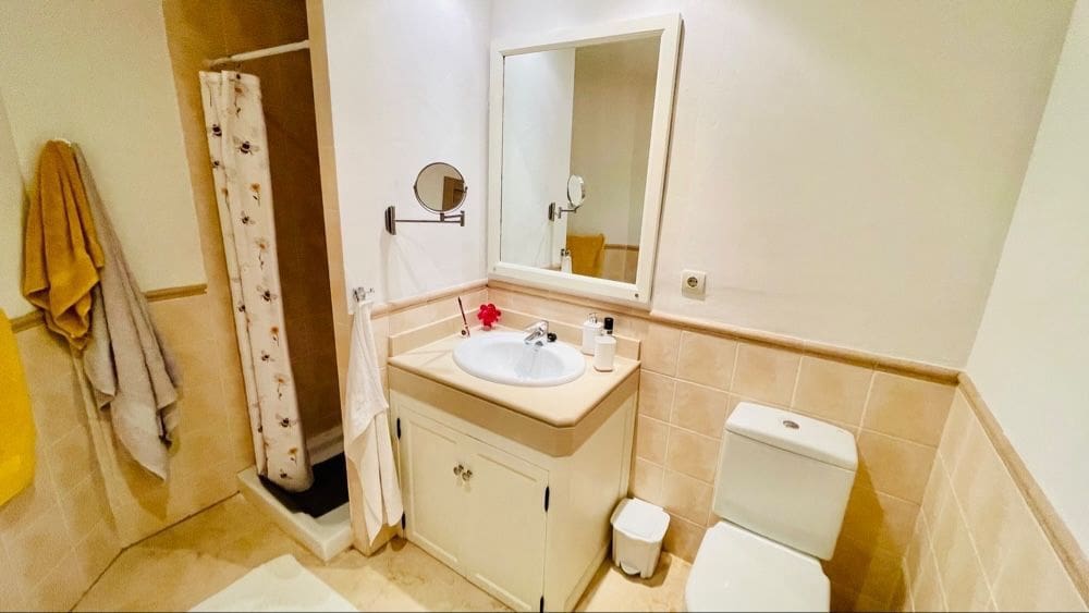 3 sypialnia Dom blizniak na sprzedaż w Hacienda del Alamo z basenem garażem - 215 000 € (Ref: 8987967)