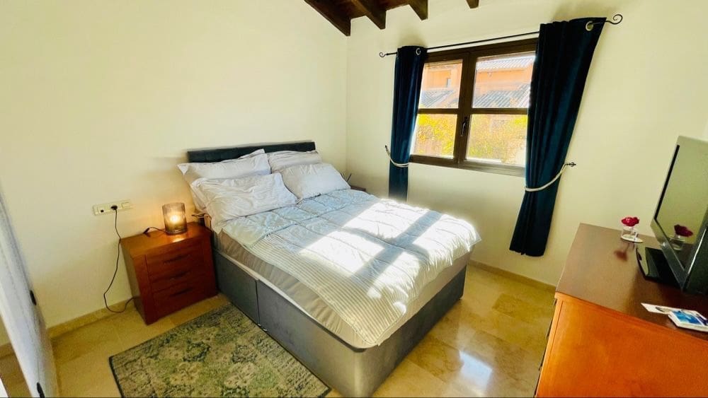 3 sypialnia Dom blizniak na sprzedaż w Hacienda del Alamo z basenem garażem - 215 000 € (Ref: 8987967)