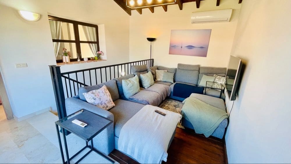 3 sypialnia Dom blizniak na sprzedaż w Hacienda del Alamo z basenem garażem - 215 000 € (Ref: 8987967)