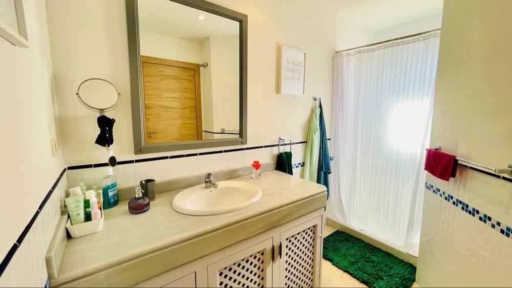 3 sypialnia Dom blizniak na sprzedaż w Hacienda del Alamo z basenem garażem - 215 000 € (Ref: 8987967)