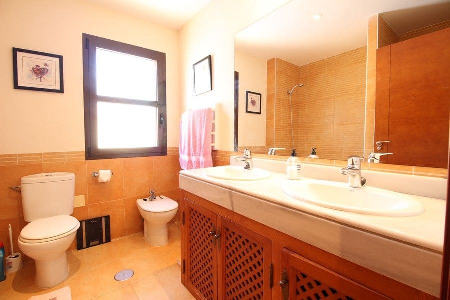 3 makuuhuone Huvila myytävänä paikassa Fuente Alamo de Murcia mukana uima-altaan 
autotalli - 425 000 € (Ref: 8987969)