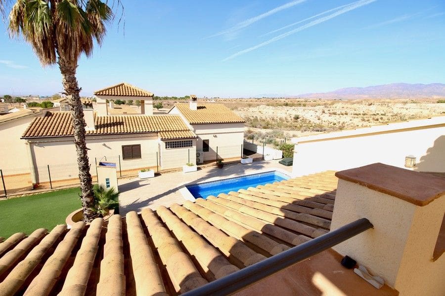 3 makuuhuone Huvila myytävänä paikassa Fuente Alamo de Murcia mukana uima-altaan 
autotalli - 425 000 € (Ref: 8987969)