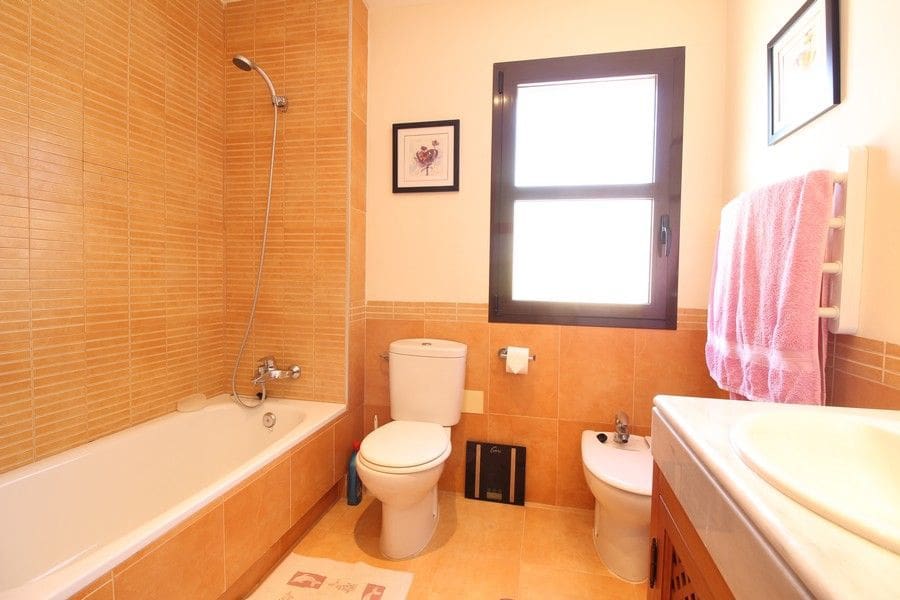 3 makuuhuone Huvila myytävänä paikassa Fuente Alamo de Murcia mukana uima-altaan 
autotalli - 425 000 € (Ref: 8987969)