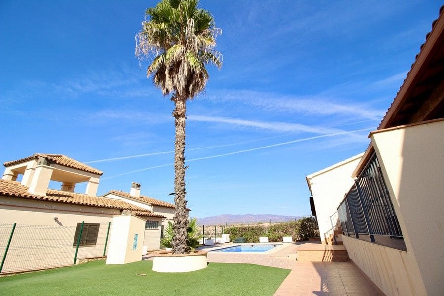 3 makuuhuone Huvila myytävänä paikassa Fuente Alamo de Murcia mukana uima-altaan 
autotalli - 425 000 € (Ref: 8987969)