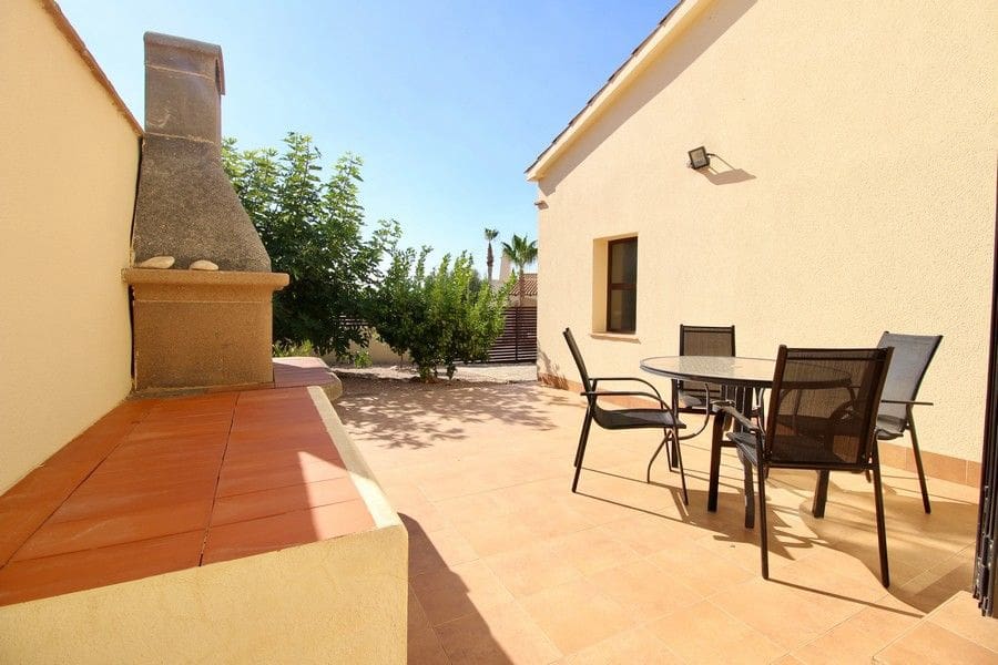 3 makuuhuone Huvila myytävänä paikassa Fuente Alamo de Murcia mukana uima-altaan 
autotalli - 425 000 € (Ref: 8987969)