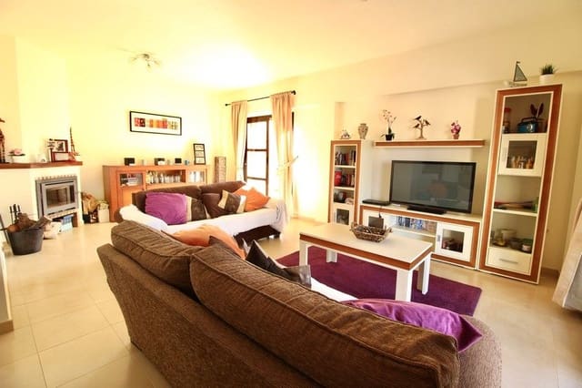 3 makuuhuone Huvila myytävänä paikassa Fuente Alamo de Murcia mukana uima-altaan 
autotalli - 425 000 € (Ref: 8987969)