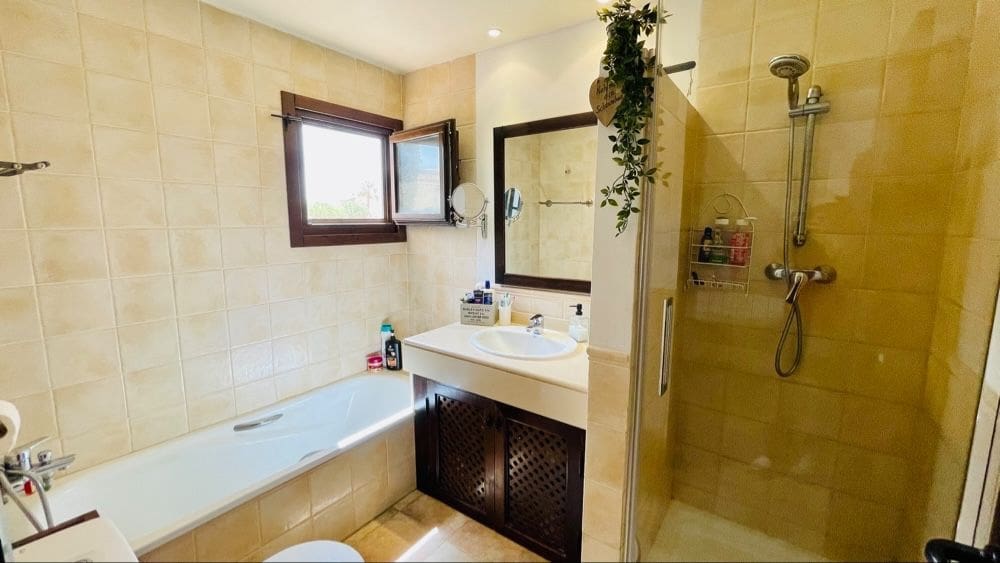 3 soverom Villa til salgs i Hacienda del Alamo med garasje - € 319 950 (Ref: 8987971)