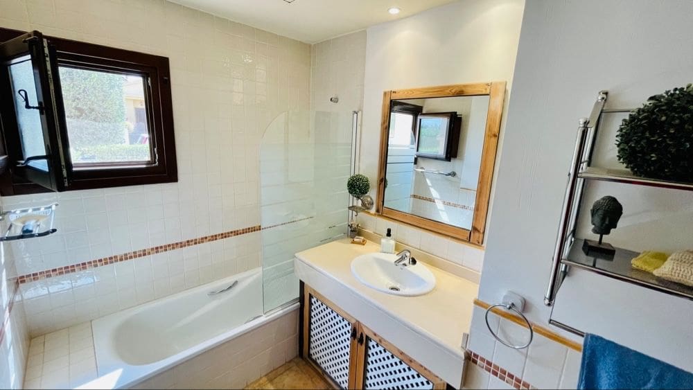 3 soverom Villa til salgs i Hacienda del Alamo med garasje - € 319 950 (Ref: 8987971)