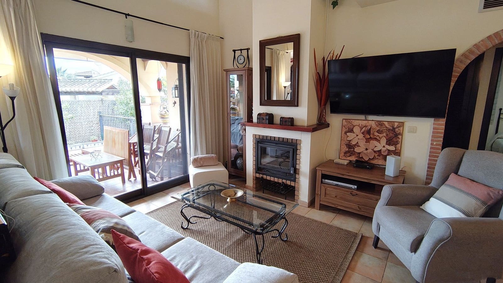 3 bedroom Villa for sale in Hacienda del Alamo with pool - € 349,000 (Ref: 8987972)