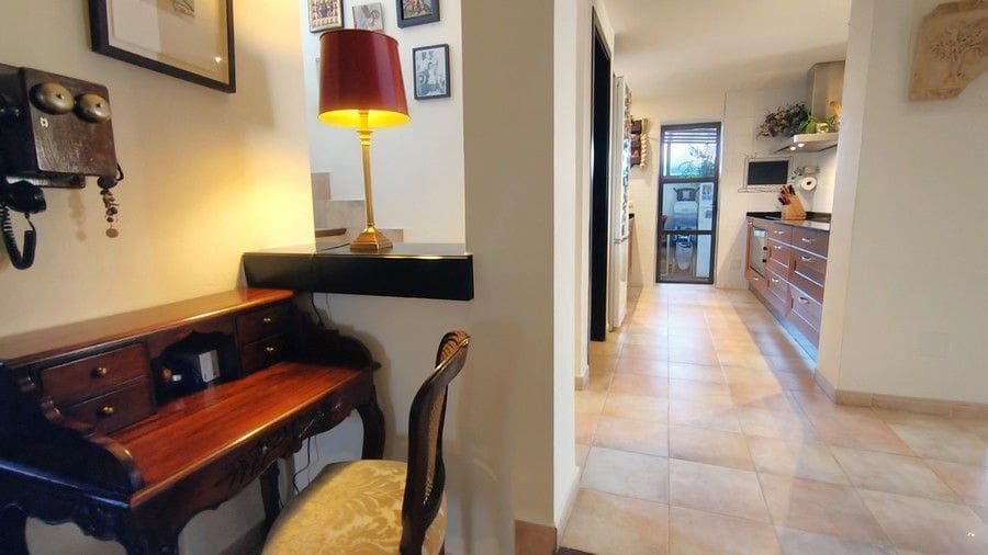 4 bedroom Villa for sale in Hacienda del Alamo with pool - € 500,000 (Ref: 9057002)