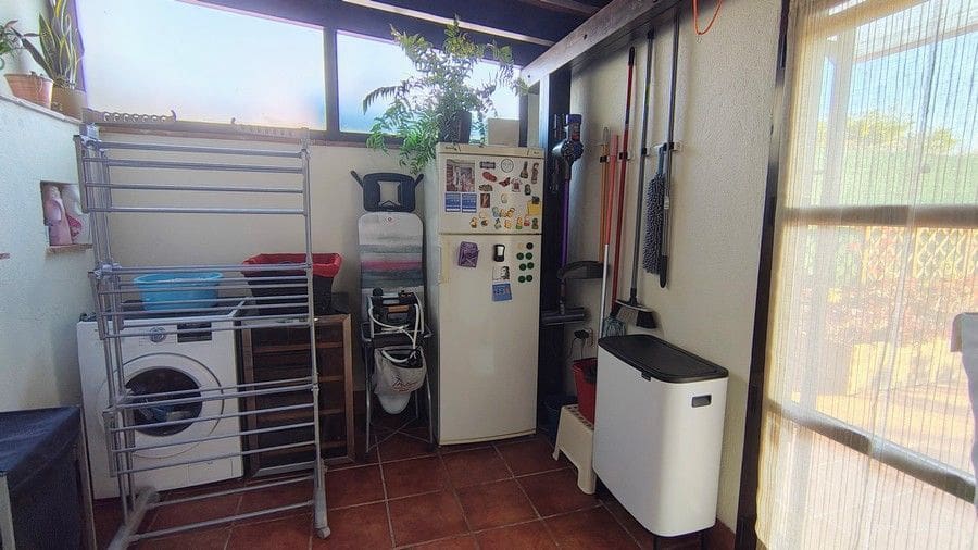 4 bedroom Villa for sale in Hacienda del Alamo with pool - € 500,000 (Ref: 9057002)