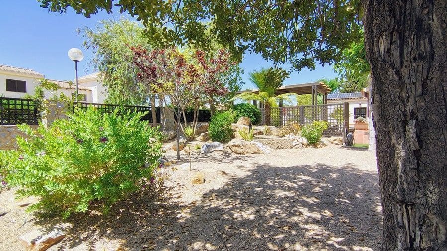 4 bedroom Villa for sale in Hacienda del Alamo with pool - € 500,000 (Ref: 9057002)