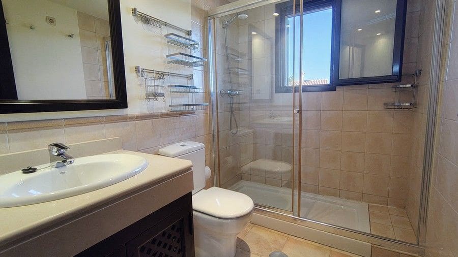4 makuuhuone Huvila myytävänä paikassa Hacienda del Alamo mukana uima-altaan - 550 000 € (Ref: 9057002)