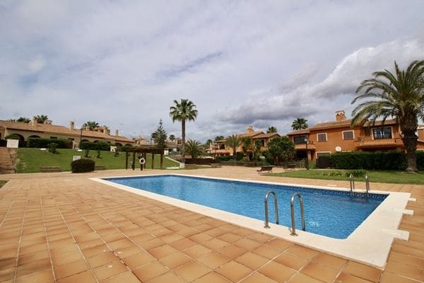 3 soverom Kjedet enebolig til salgs i Hacienda del Alamo, Fuente Alamo de Murcia med svømmebasseng garasje - € 249 900 (Ref: 9075672)