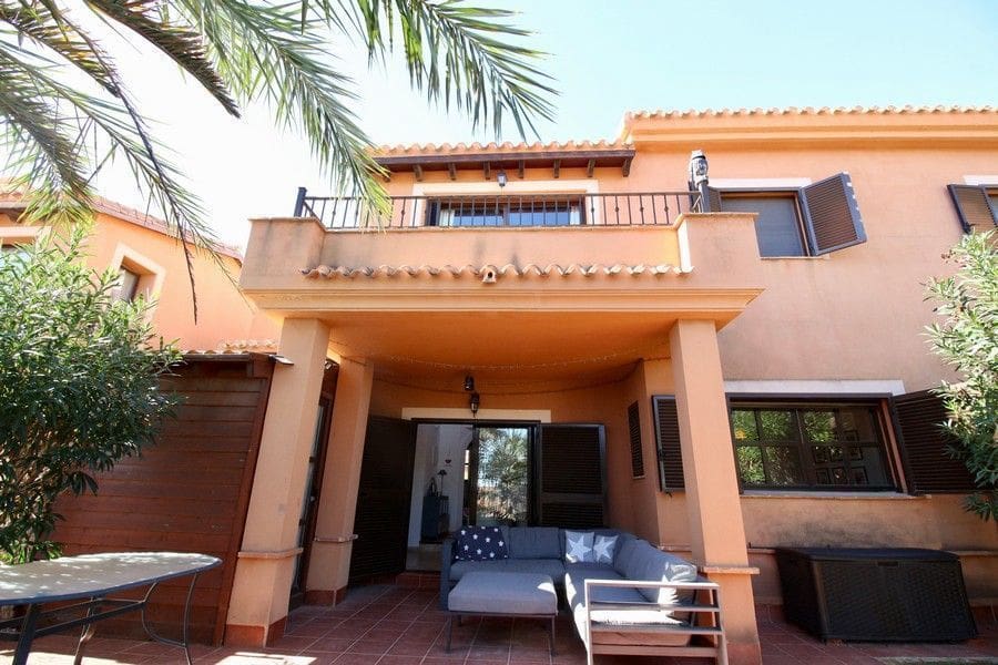 3 soverom Kjedet enebolig til salgs i Fuente Alamo de Murcia med svømmebasseng garasje - € 189 000 (Ref: 9332751)