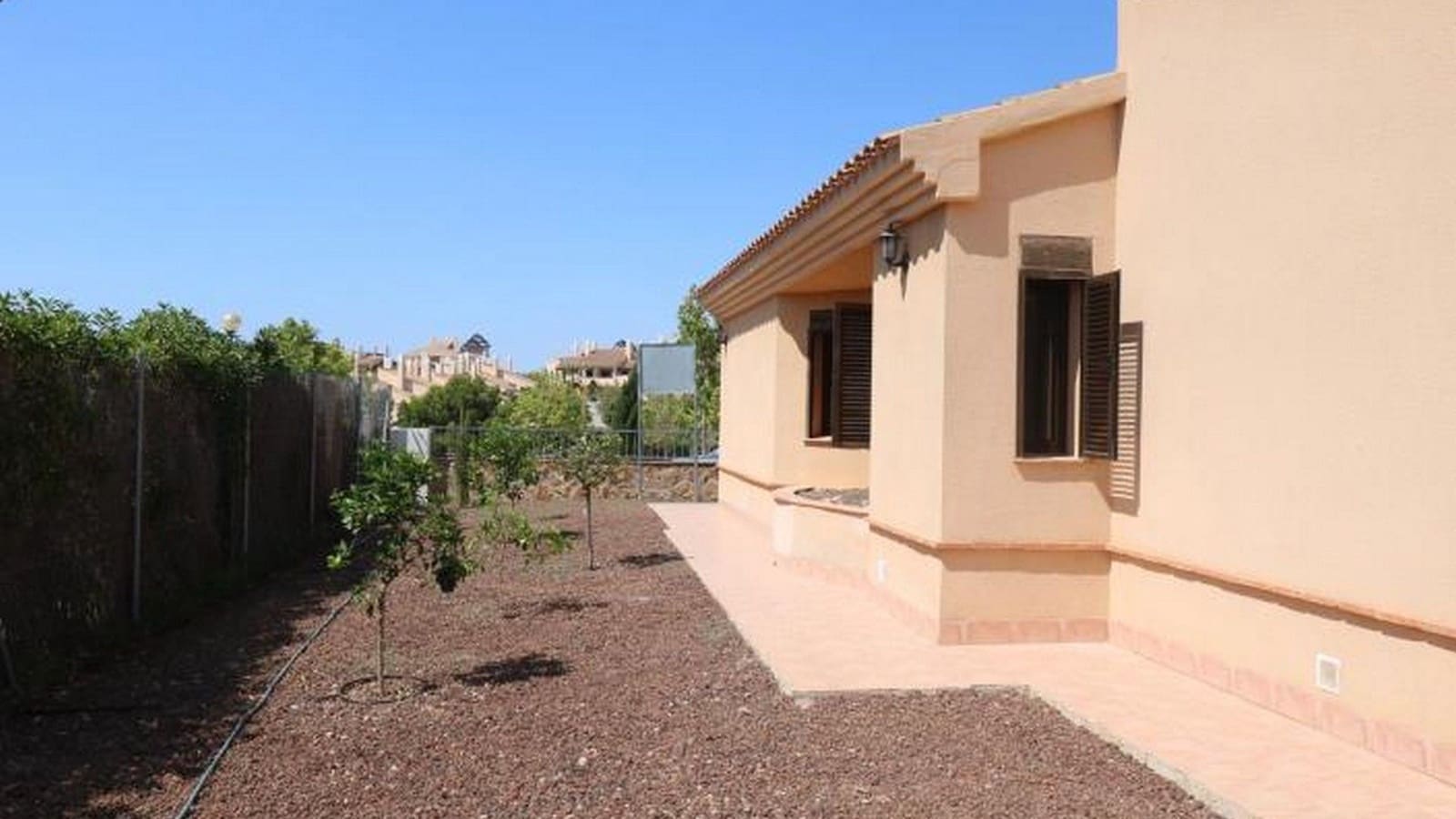 3 bedroom Bungalow for sale in Hacienda del Alamo with pool garage - € 357,000 (Ref: 9371190)