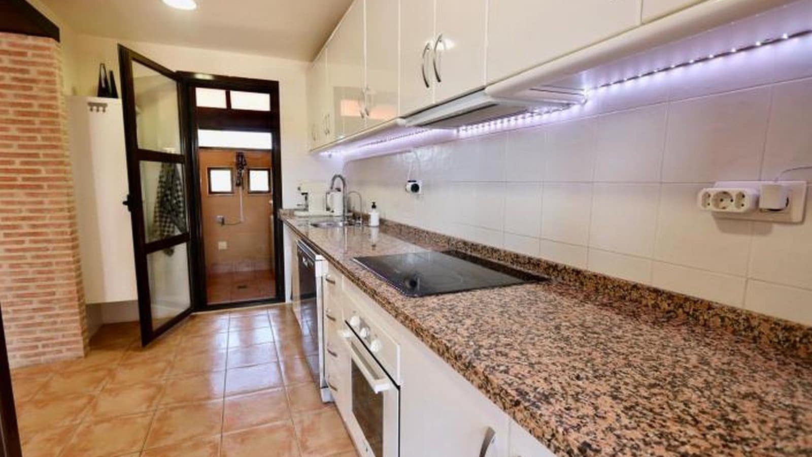 3 bedroom Bungalow for sale in Hacienda del Alamo with pool garage - € 357,000 (Ref: 9371190)