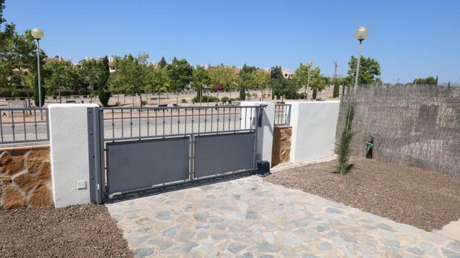 3 bedroom Bungalow for sale in Hacienda del Alamo with pool garage - € 357,000 (Ref: 9371190)