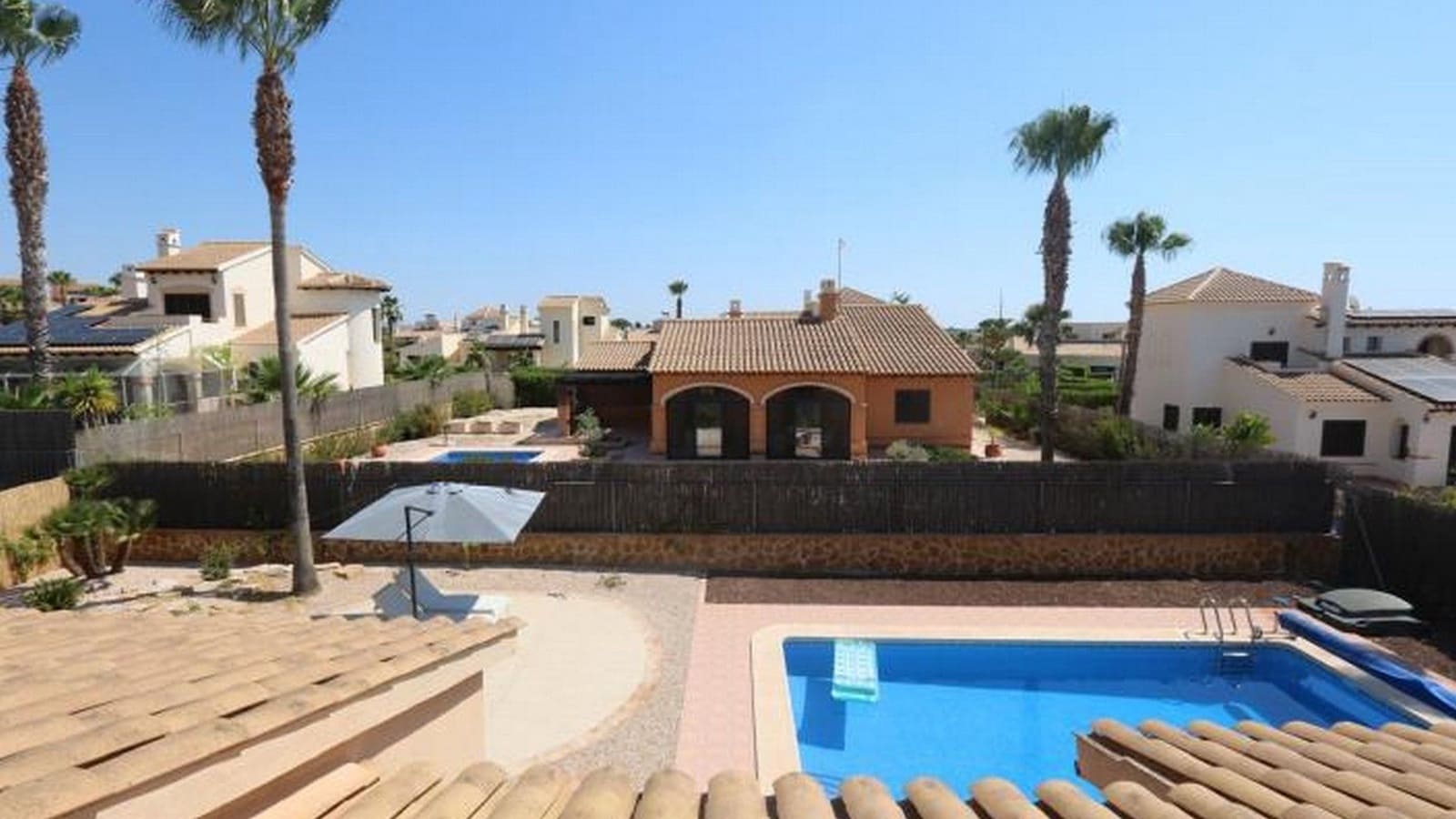 3 bedroom Bungalow for sale in Hacienda del Alamo with pool garage - € 357,000 (Ref: 9371190)