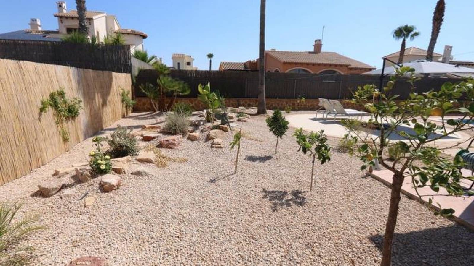 3 bedroom Bungalow for sale in Hacienda del Alamo with pool garage - € 357,000 (Ref: 9371190)