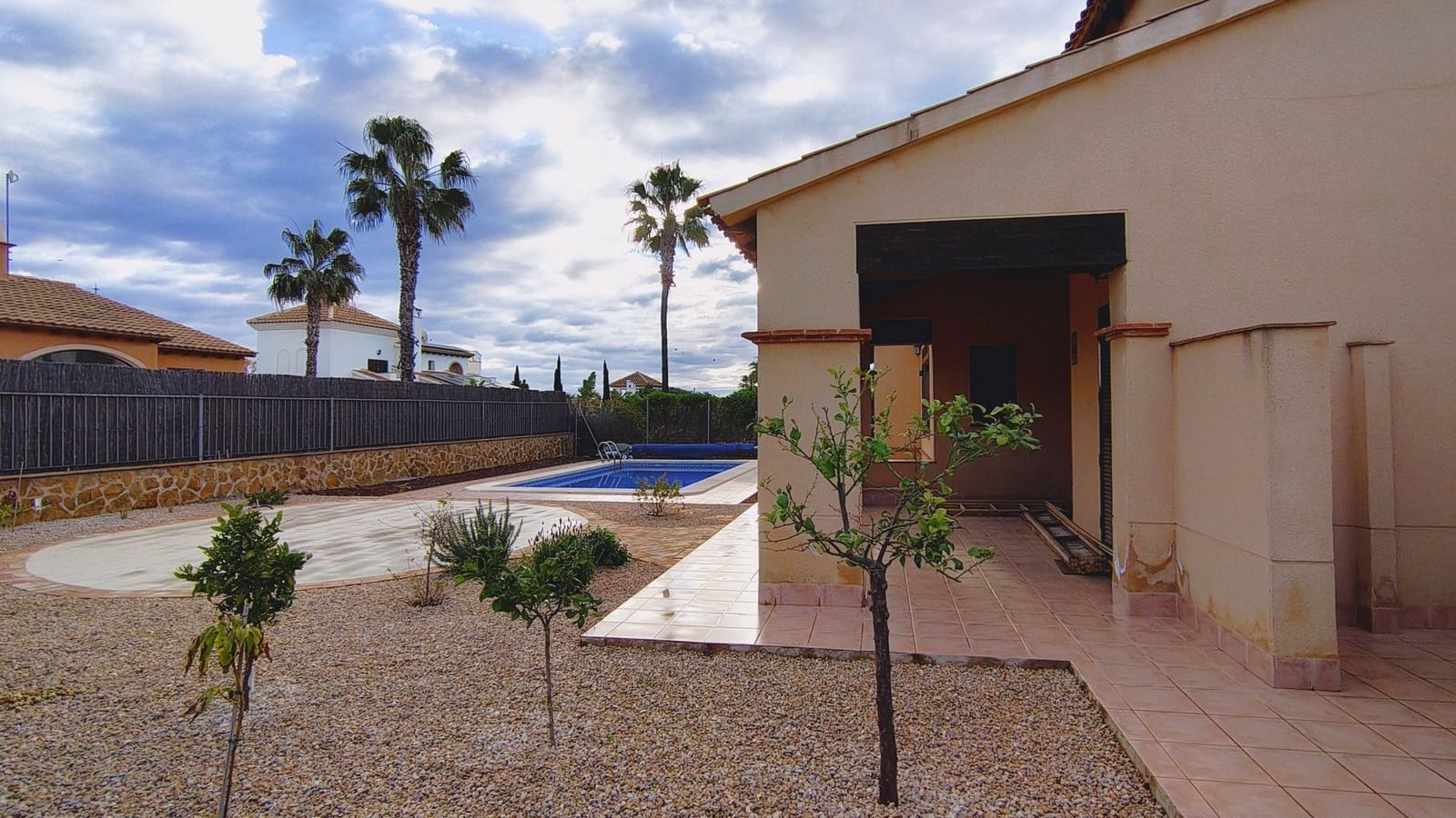 3 bedroom Bungalow for sale in Hacienda del Alamo with pool garage - € 357,000 (Ref: 9371190)