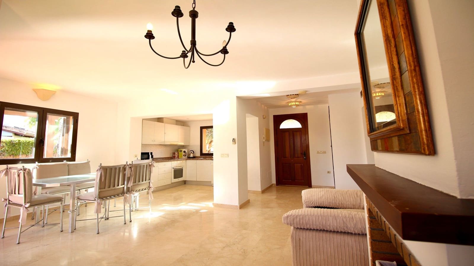 2 bedroom Semi-detached Villa for sale in Hacienda del Alamo with pool garage - € 215,000 (Ref: 9399971)