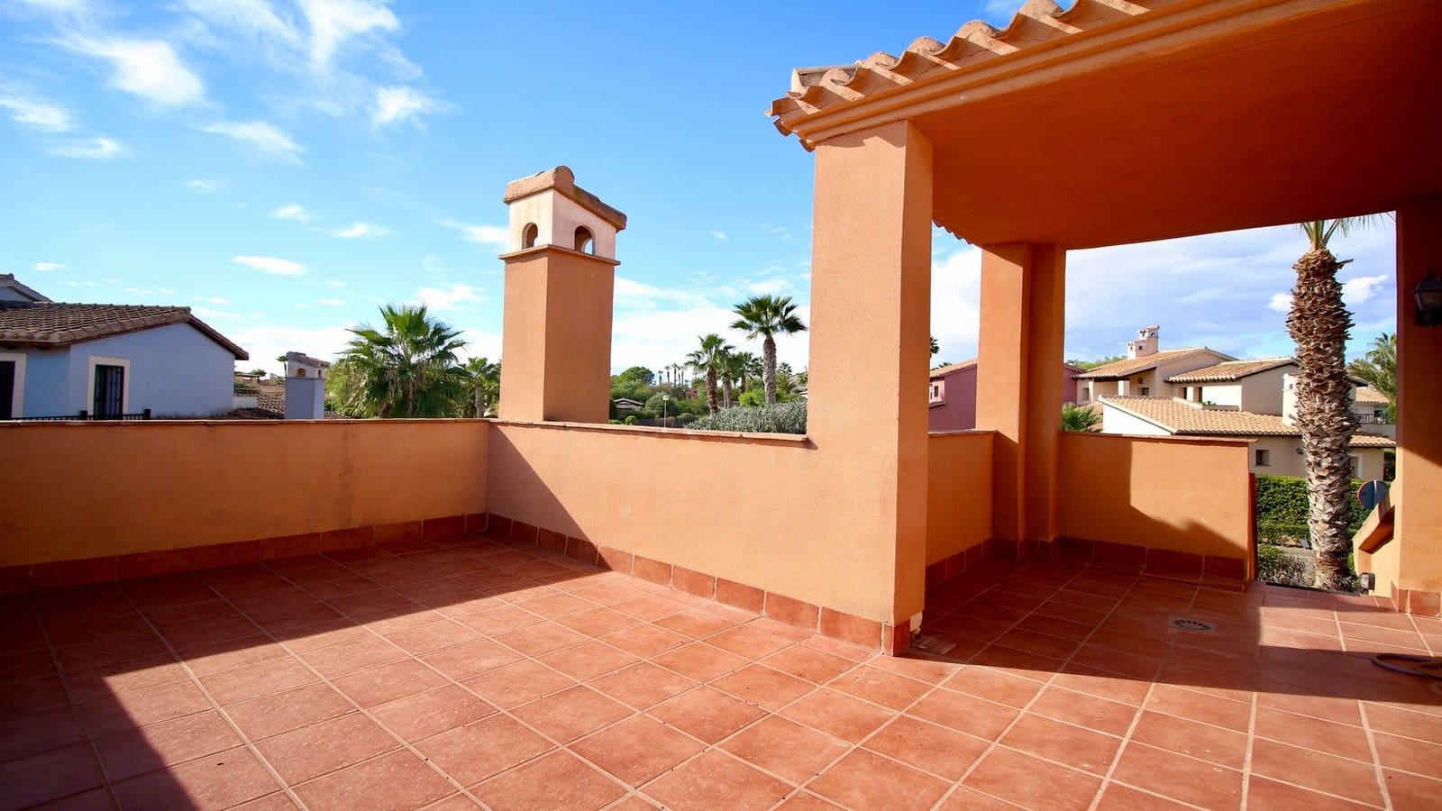 2 bedroom Semi-detached Villa for sale in Hacienda del Alamo with pool garage - € 215,000 (Ref: 9399971)