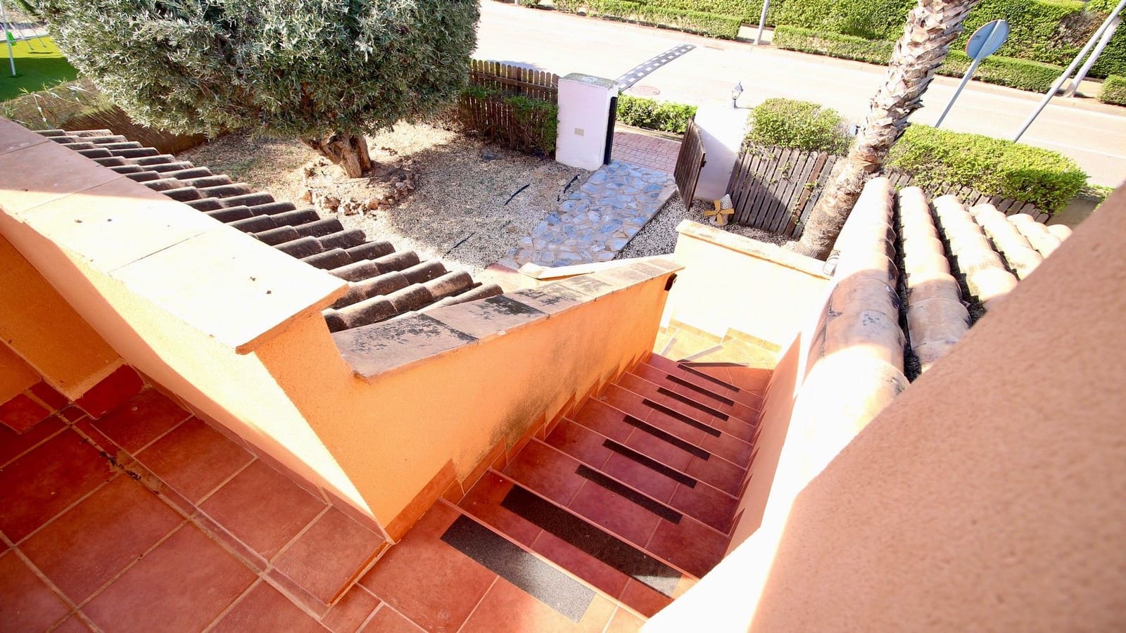 2 bedroom Semi-detached Villa for sale in Hacienda del Alamo with pool garage - € 215,000 (Ref: 9399971)