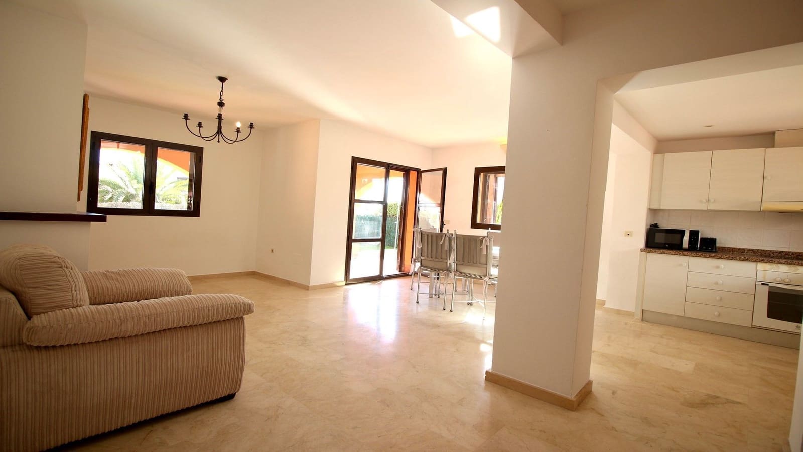 2 quarto Moradia Geminada para venda em Hacienda del Alamo com piscina garagem - 210 000 € (Ref: 9399971)