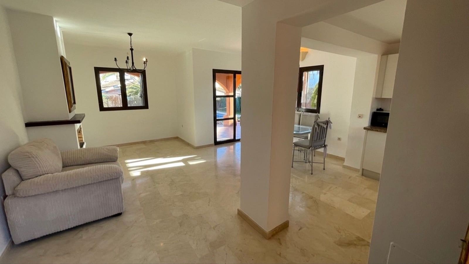 2 bedroom Semi-detached Villa for sale in Hacienda del Alamo with pool garage - € 214,950 (Ref: 9399971)