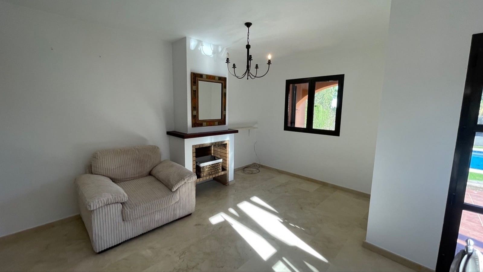 2 bedroom Semi-detached Villa for sale in Hacienda del Alamo with pool garage - € 214,950 (Ref: 9399971)