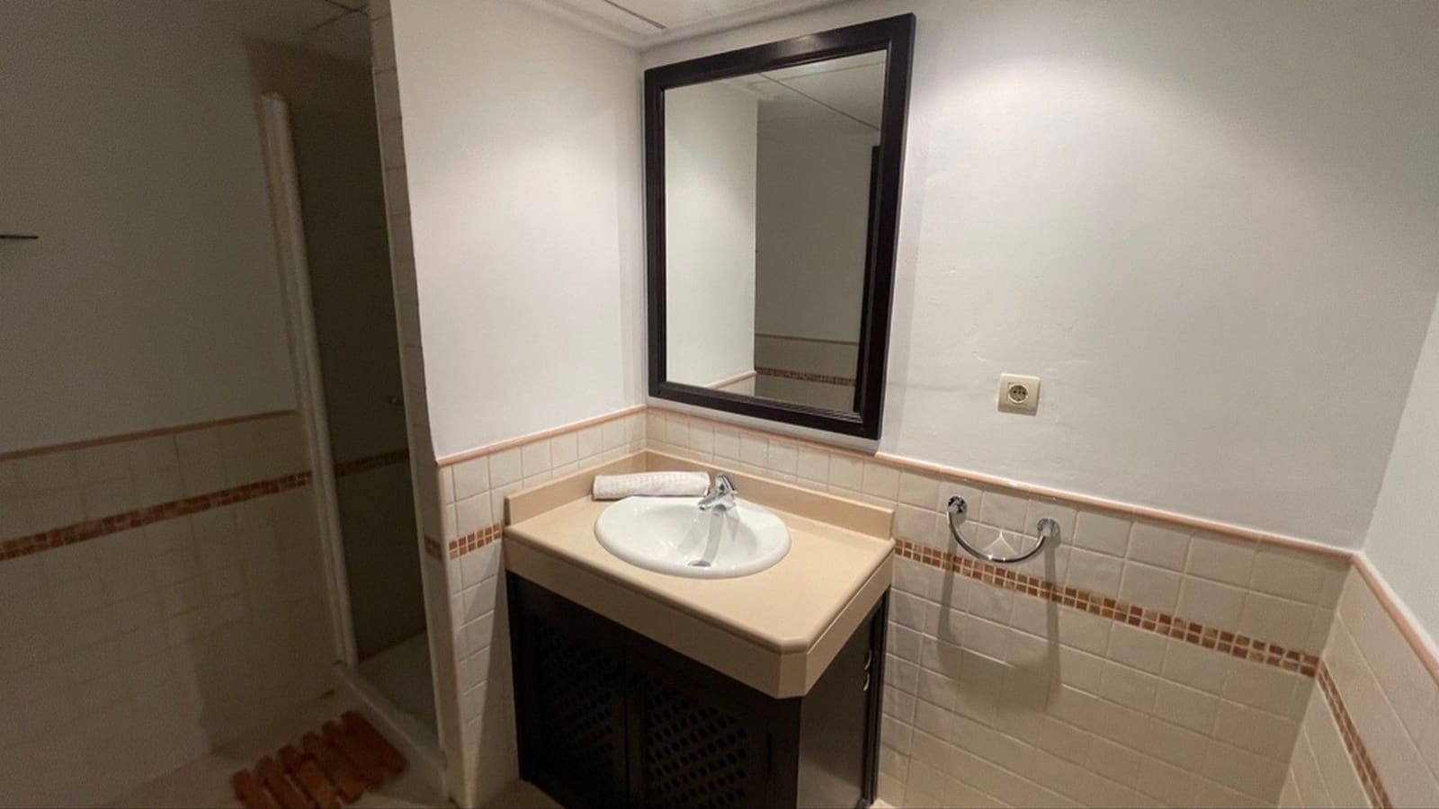 2 bedroom Semi-detached Villa for sale in Hacienda del Alamo with pool garage - € 214,950 (Ref: 9399971)