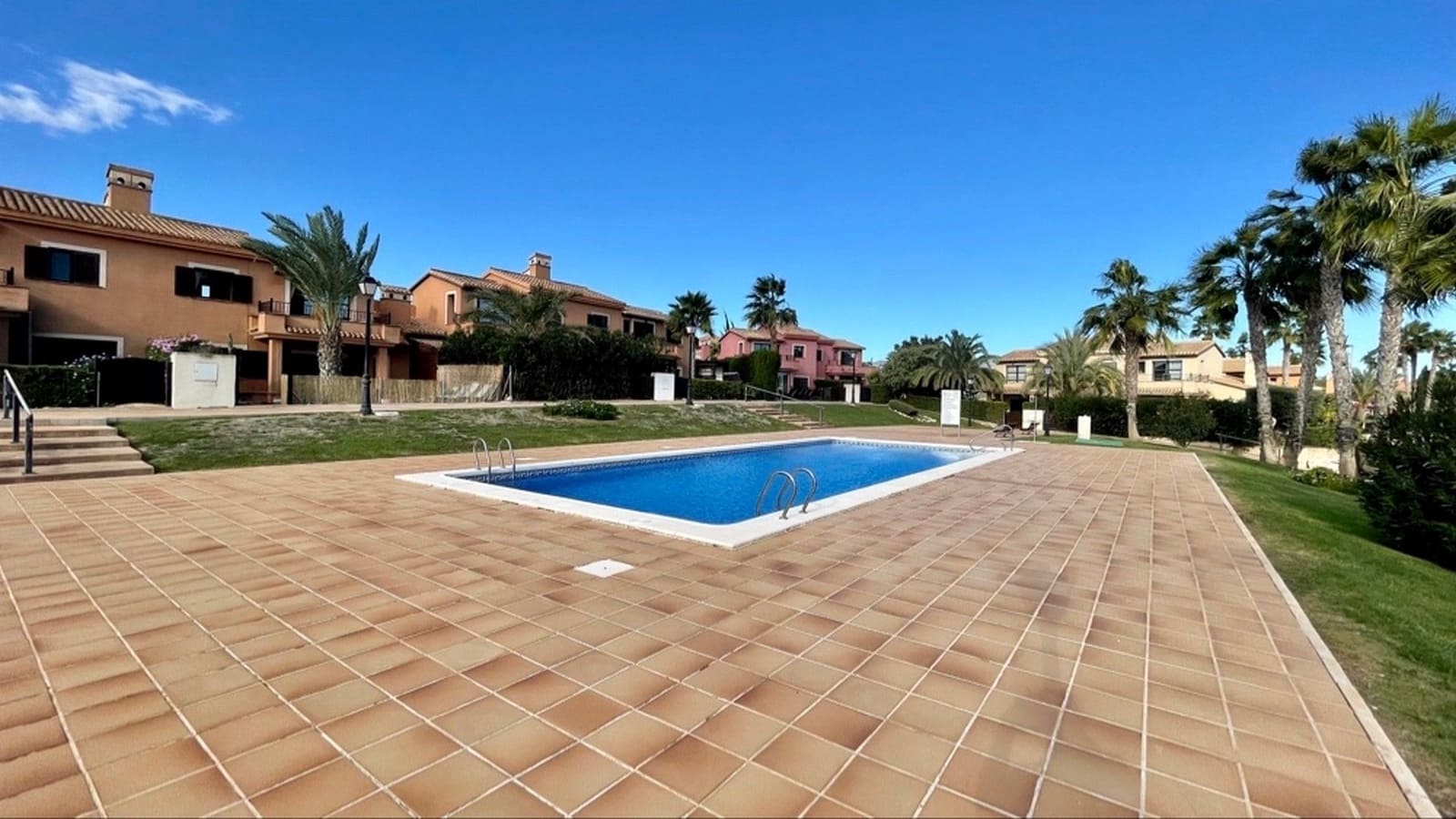 3 bedroom Semi-detached Villa for sale in Hacienda del Alamo with pool garage - € 209,000 (Ref: 9402751)