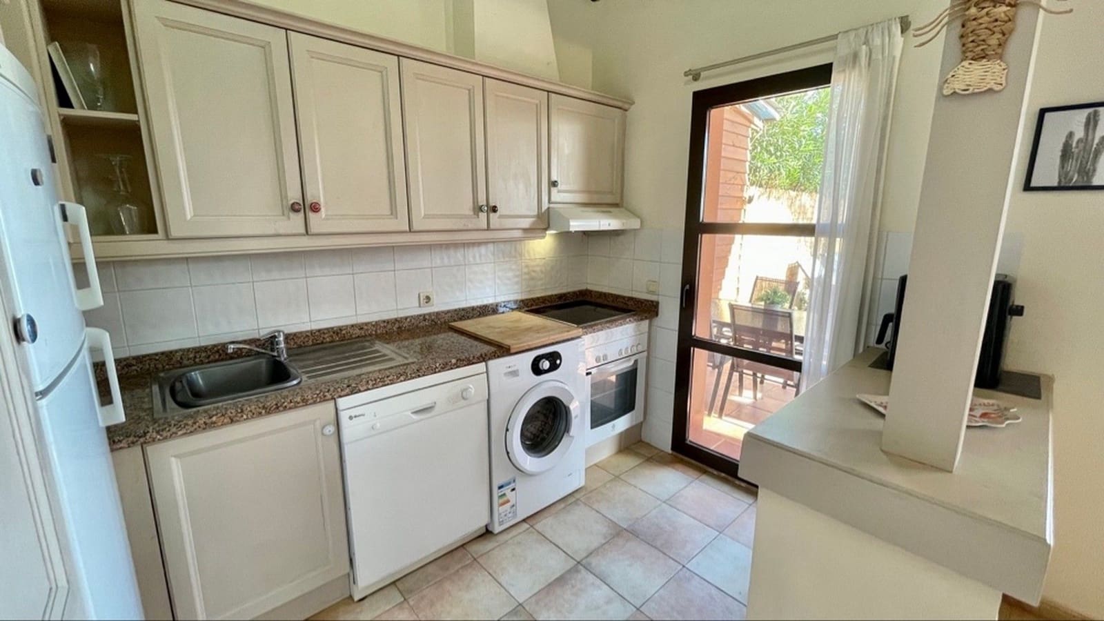 3 bedroom Semi-detached Villa for sale in Hacienda del Alamo with pool garage - € 209,000 (Ref: 9402751)