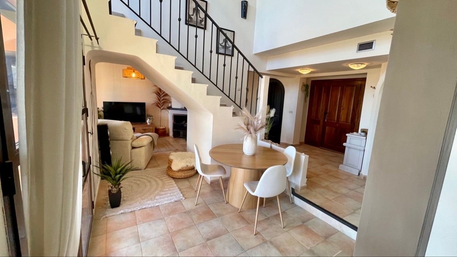 3 bedroom Semi-detached Villa for sale in Hacienda del Alamo with pool garage - € 209,000 (Ref: 9402751)