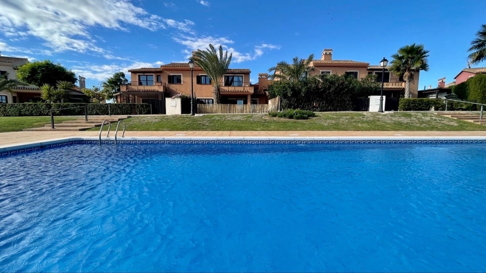 3 bedroom Semi-detached Villa for sale in Hacienda del Alamo with pool garage - € 209,000 (Ref: 9402751)