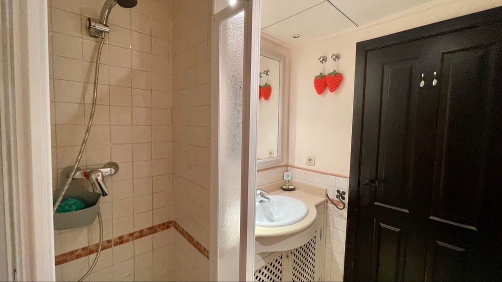 3 bedroom Semi-detached Villa for sale in Hacienda del Alamo with pool garage - € 209,000 (Ref: 9402751)