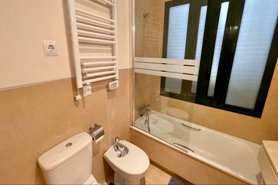 2 soveværelse Lejlighed til salg i Hacienda del Alamo med garage - € 145.500 (Ref: 9447035)