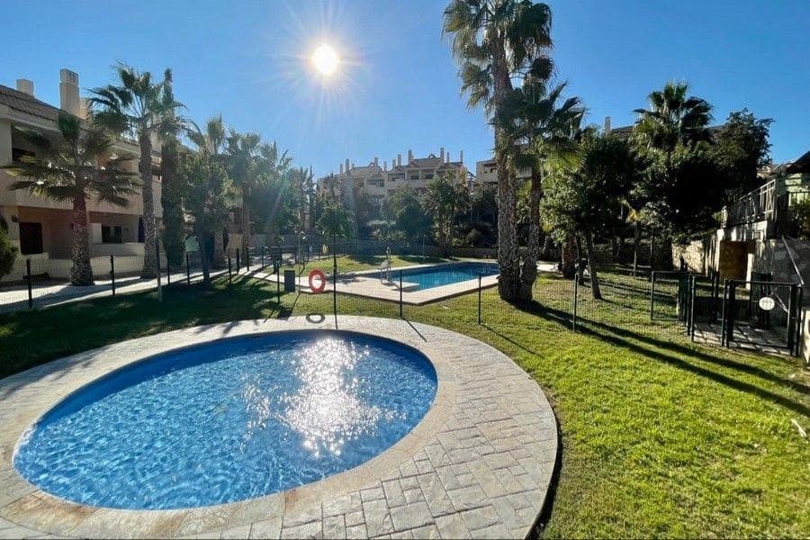 2 soveværelse Lejlighed til salg i Hacienda del Alamo med garage - € 145.500 (Ref: 9447035)