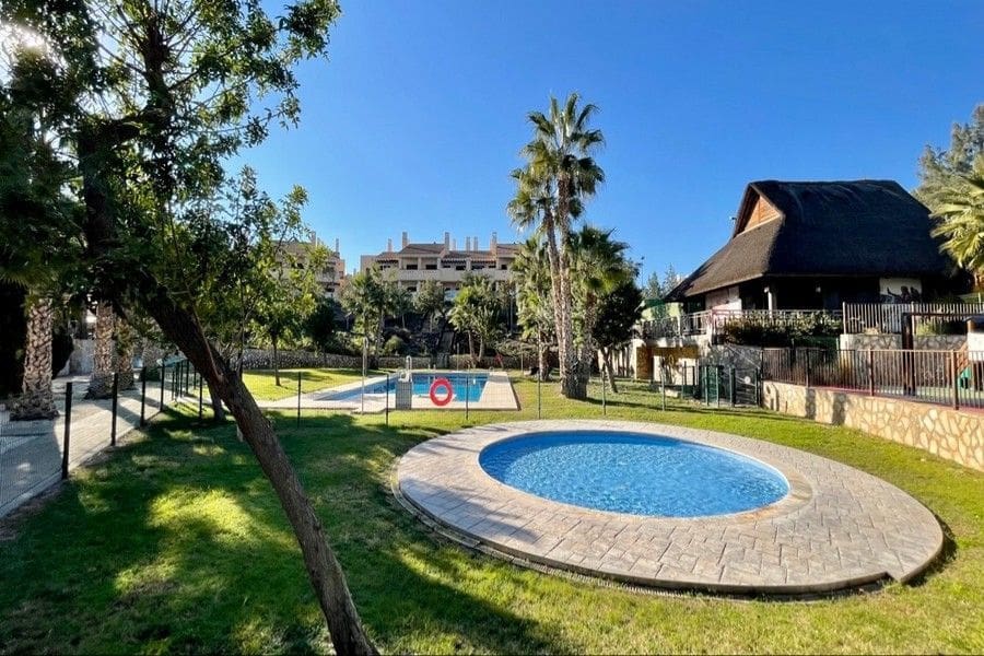 2 soveværelse Lejlighed til salg i Hacienda del Alamo med garage - € 145.500 (Ref: 9447035)