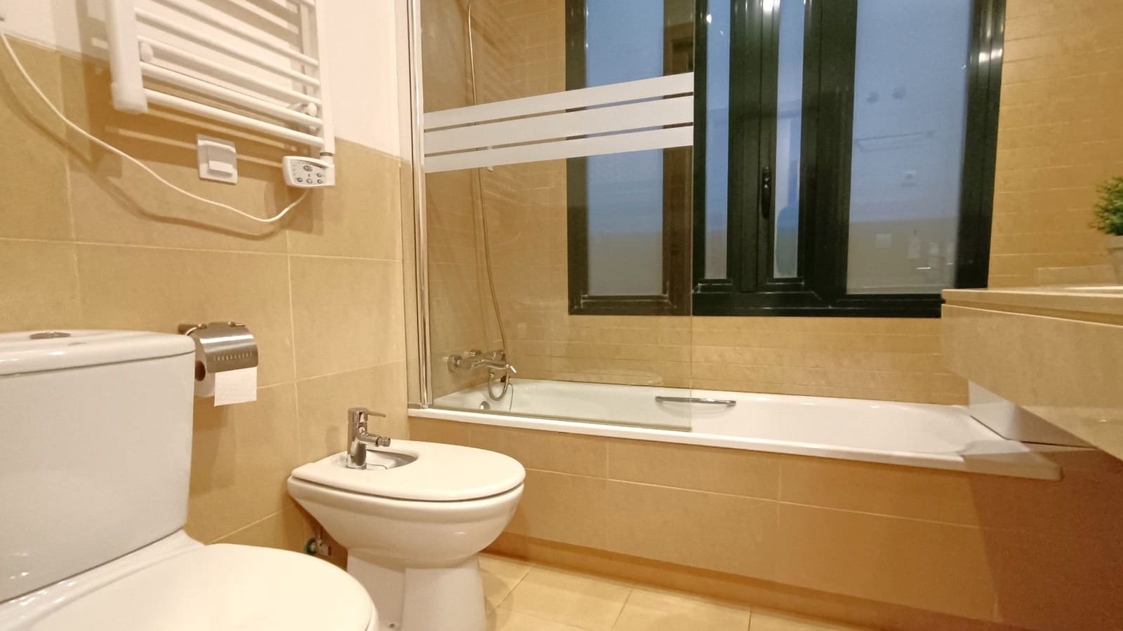 2 bedroom Apartment for sale in Hacienda del Alamo with pool garage - € 140,000 (Ref: 9450674)