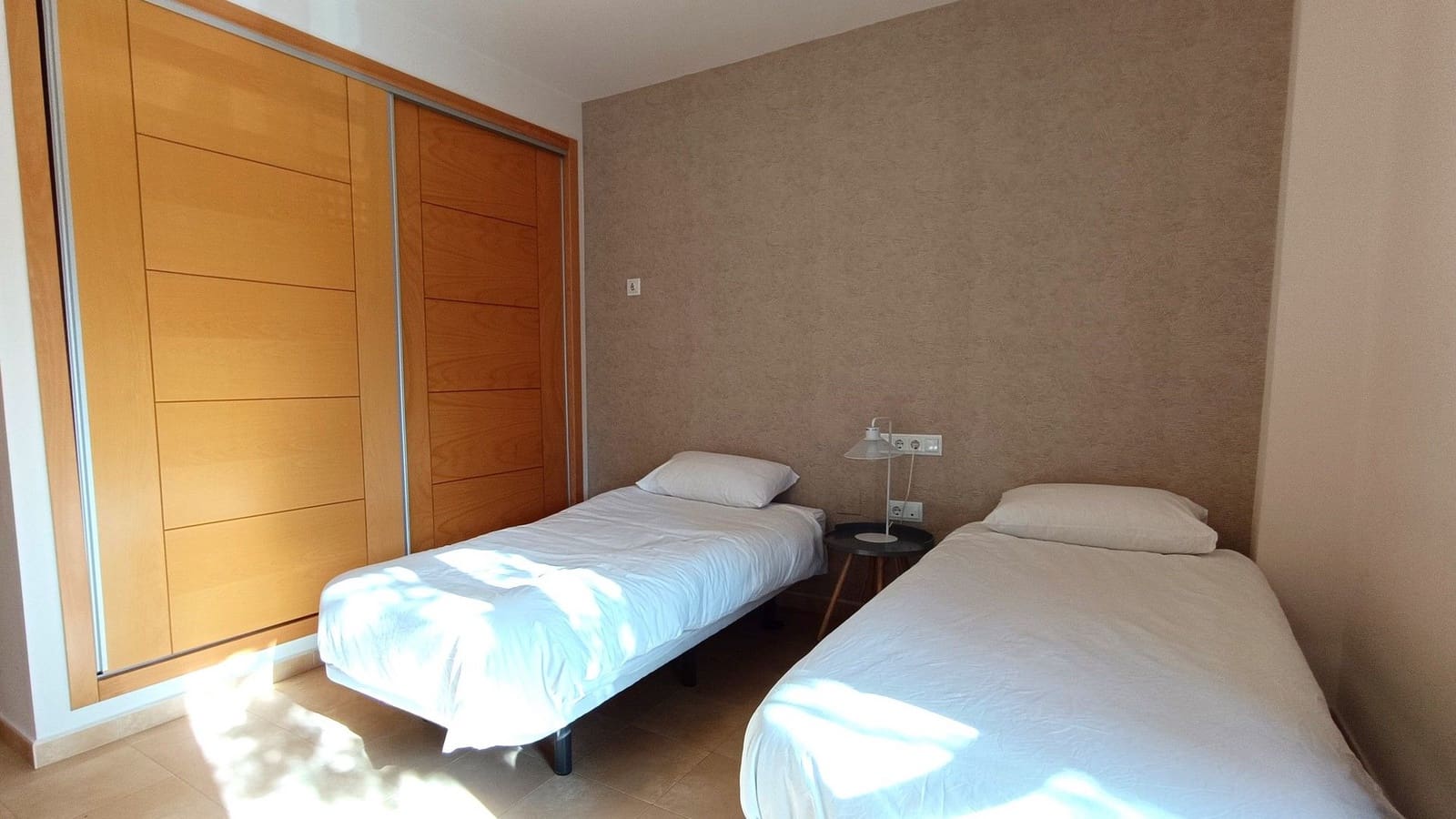 2 bedroom Apartment for sale in Hacienda del Alamo with pool garage - € 140,000 (Ref: 9450674)