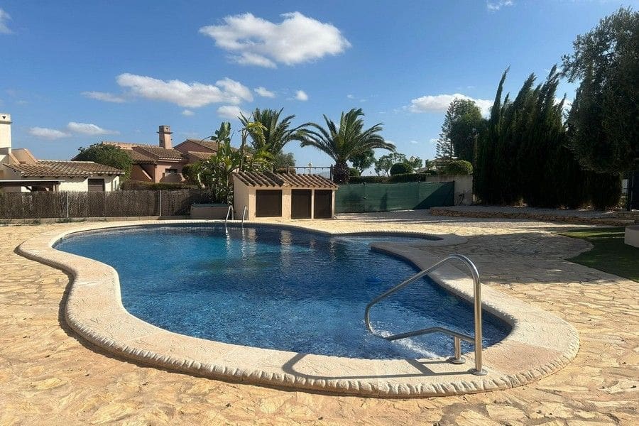 3 bedroom Villa for sale in Hacienda del Alamo with pool - € 380,000 (Ref: 9490882)