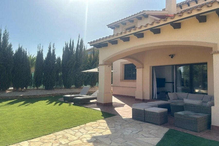 3 bedroom Villa for sale in Hacienda del Alamo with pool - € 380,000 (Ref: 9490882)