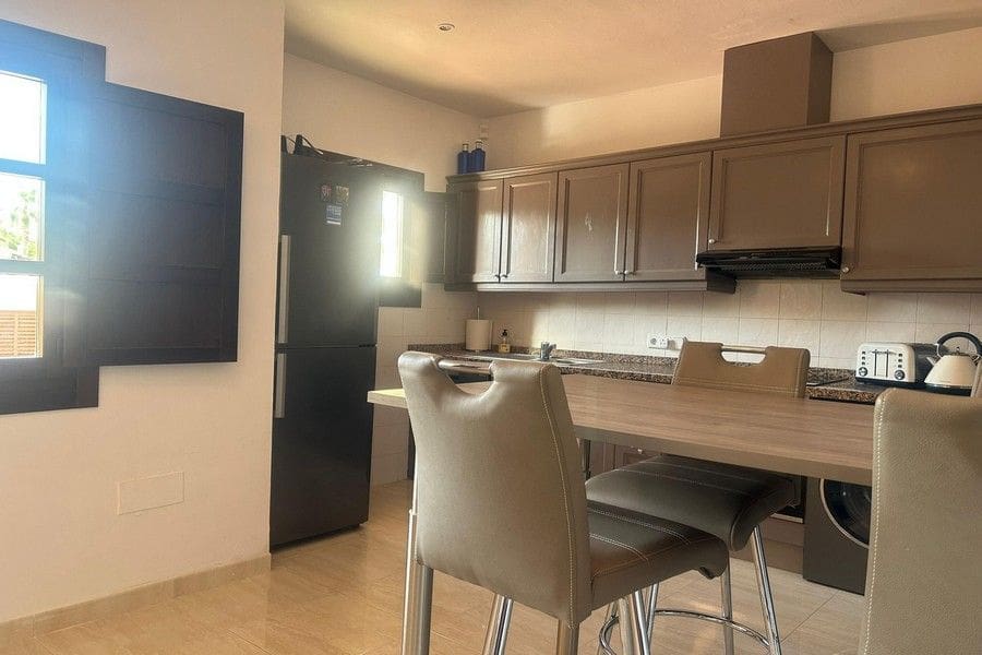 3 bedroom Villa for sale in Hacienda del Alamo with pool - € 380,000 (Ref: 9490882)