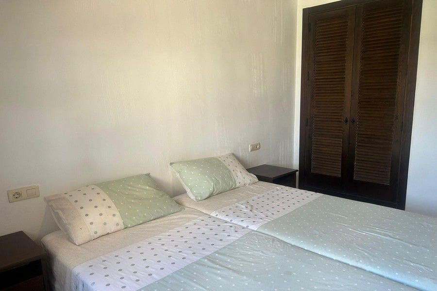 3 bedroom Villa for sale in Hacienda del Alamo with pool - € 380,000 (Ref: 9490882)