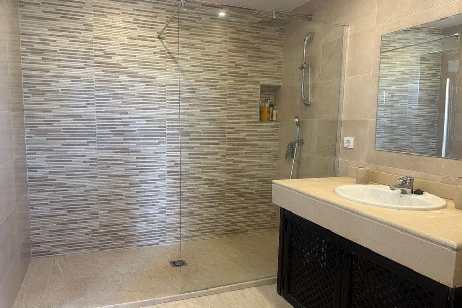 3 bedroom Villa for sale in Hacienda del Alamo with pool - € 380,000 (Ref: 9490882)